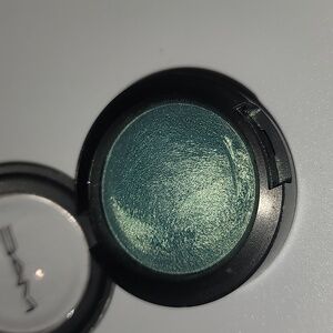 New  LargeMac Eye Shadow Tres Teal Minerlized Eye shadow